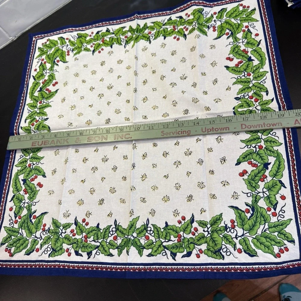 Williams‎ Sonoma Provence butterflies berries & leave Blue Trim Set of 4 Napkins